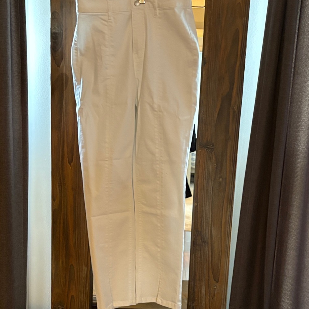 Women’s Classic White Dress Jeans. New with tags. J McLaughlin Rainey style